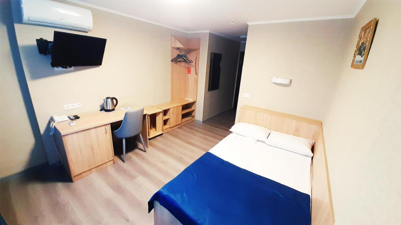 Tourist Hotel Kharkiv Extérieur photo