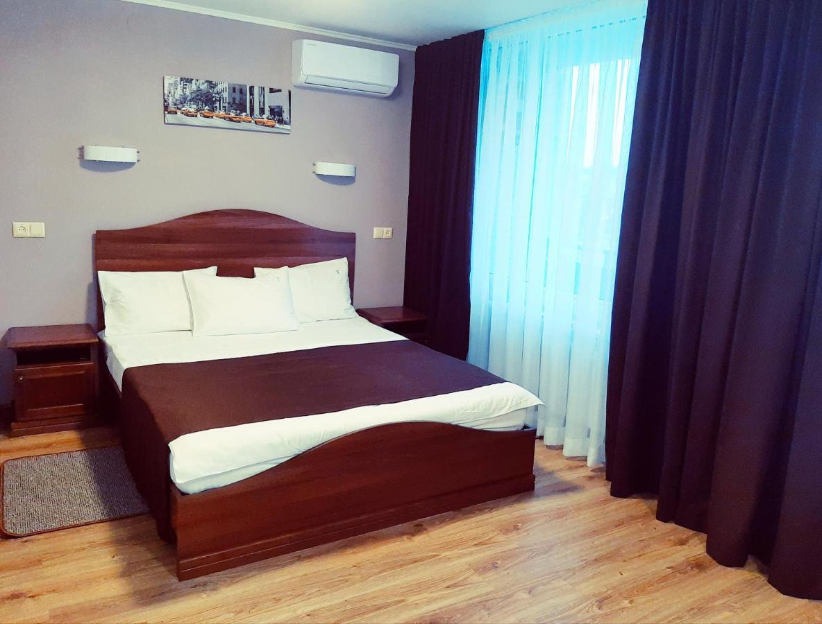 Tourist Hotel Kharkiv Extérieur photo