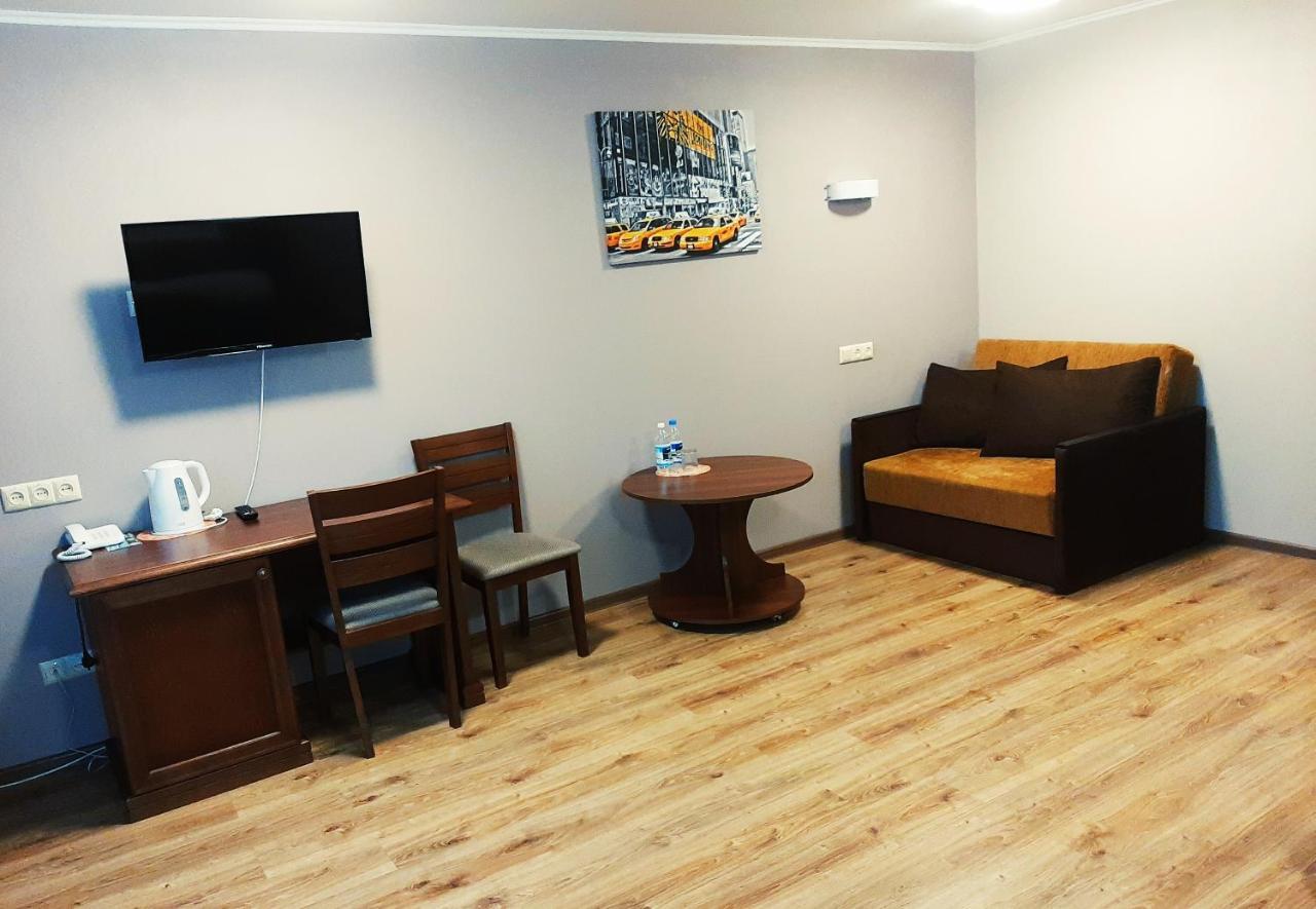 Tourist Hotel Kharkiv Extérieur photo