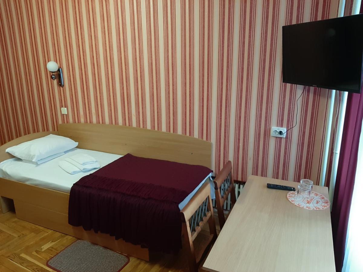 Tourist Hotel Kharkiv Extérieur photo
