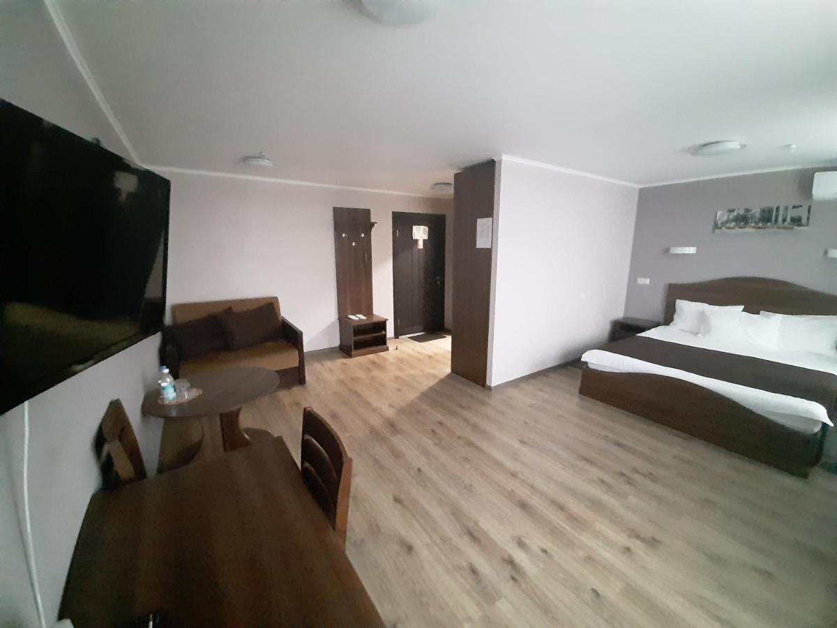 Tourist Hotel Kharkiv Extérieur photo