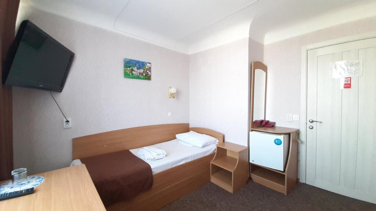 Tourist Hotel Kharkiv Extérieur photo