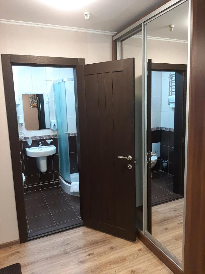 Tourist Hotel Kharkiv Extérieur photo