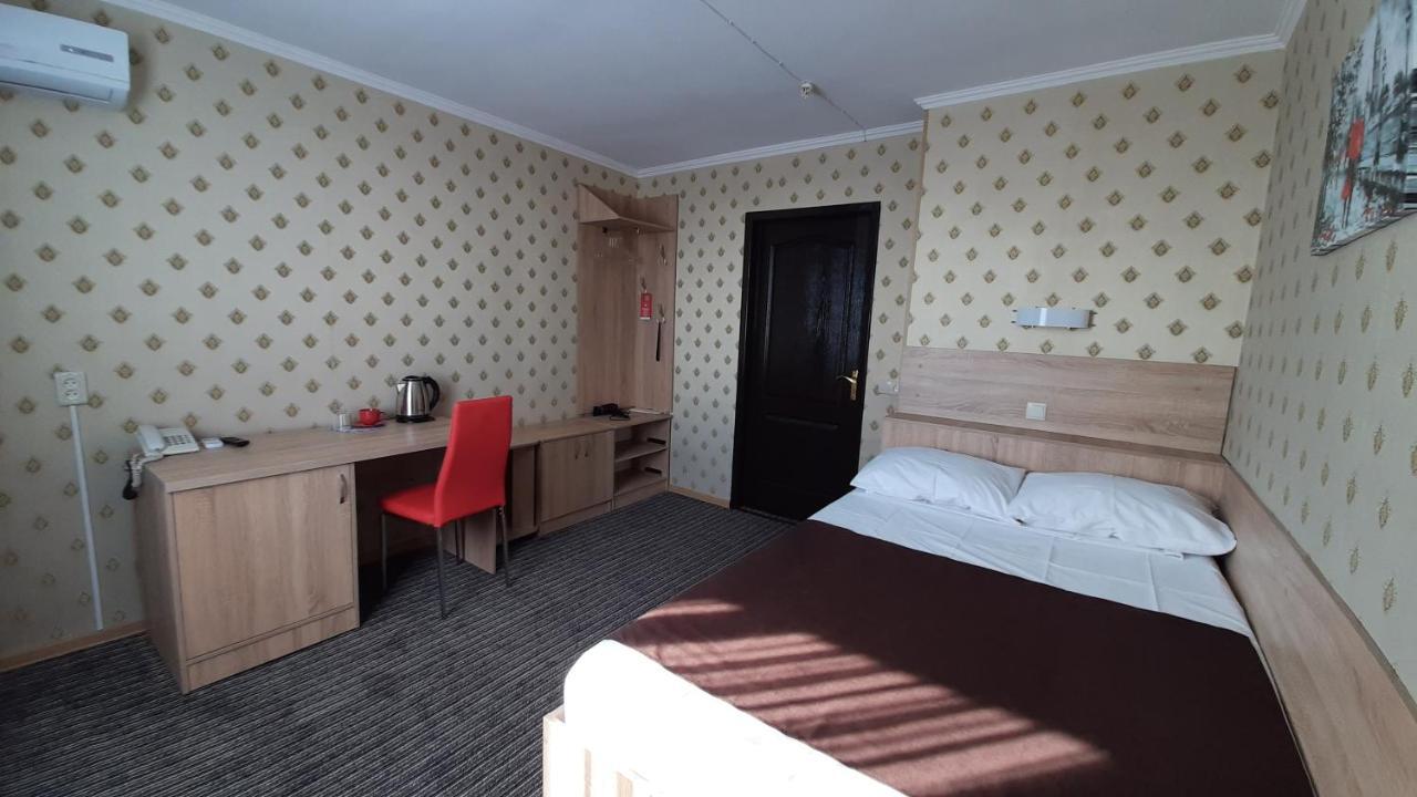 Tourist Hotel Kharkiv Extérieur photo