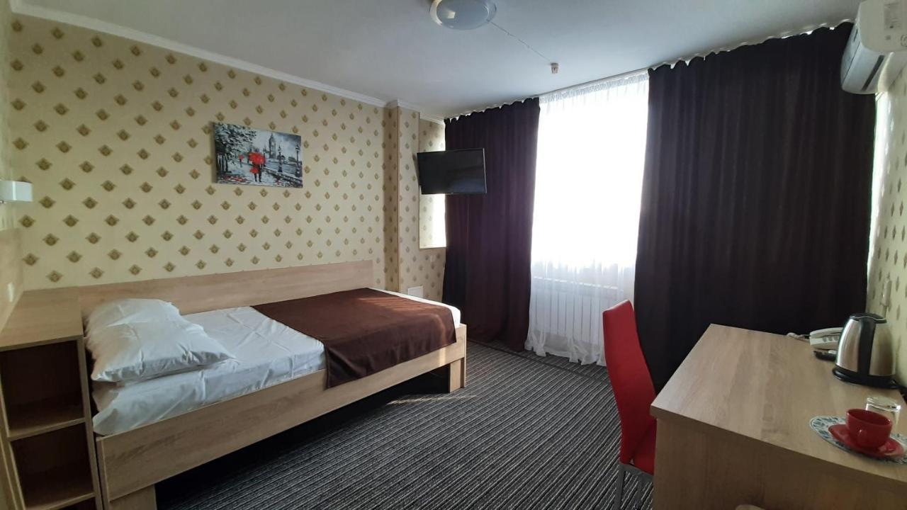 Tourist Hotel Kharkiv Extérieur photo