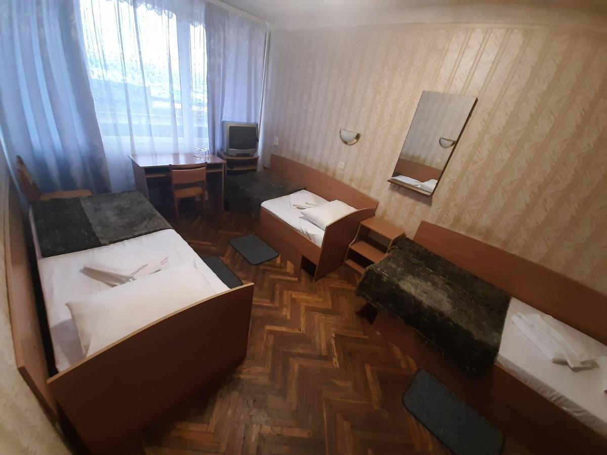 Tourist Hotel Kharkiv Extérieur photo